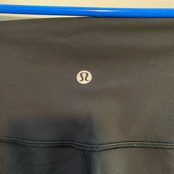 Wunder under Lululemon leggings - Picture 2 of 3
